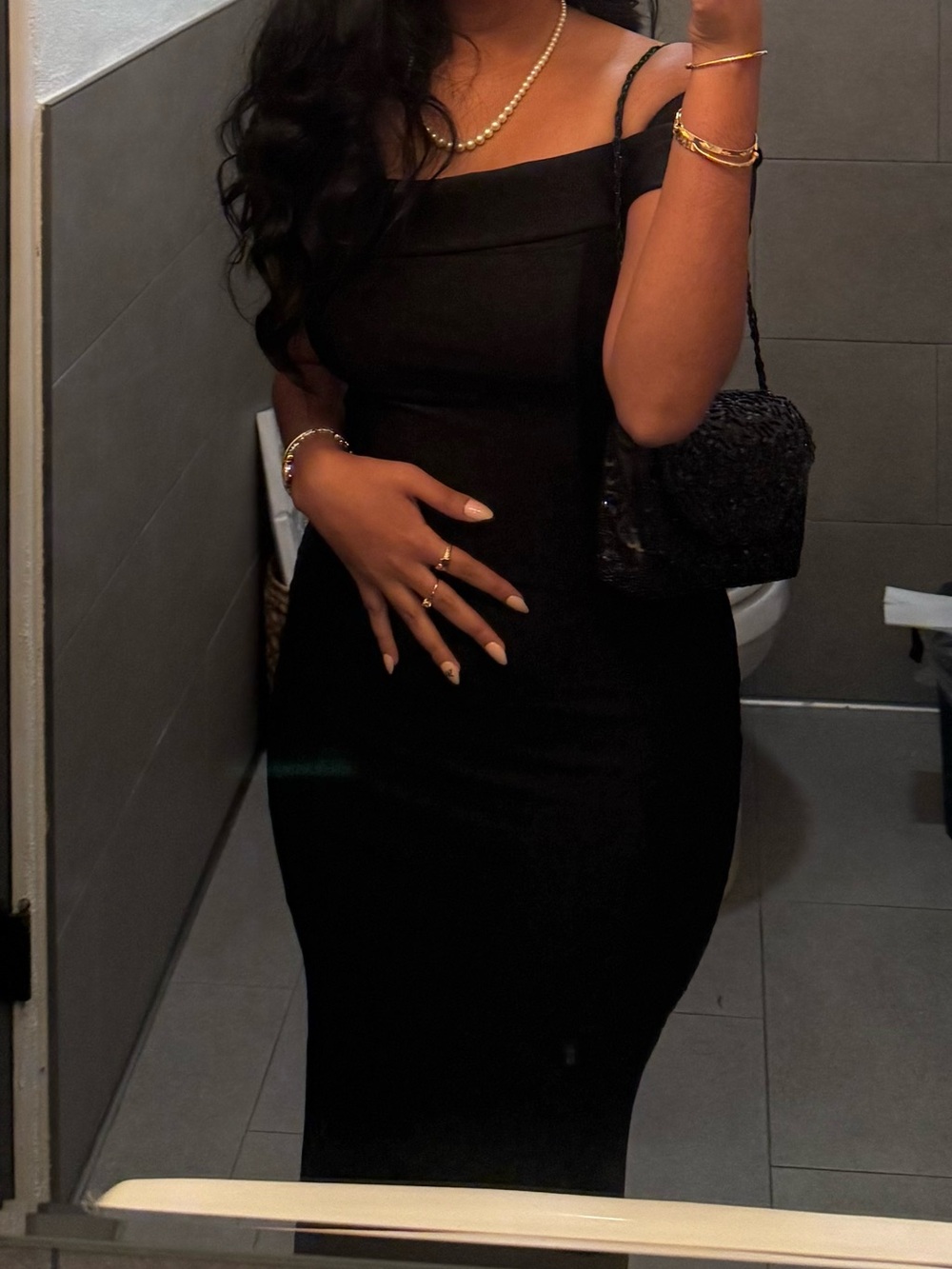 Black Off the Shoulder Bodycon Dress - Stylish Evening Wear